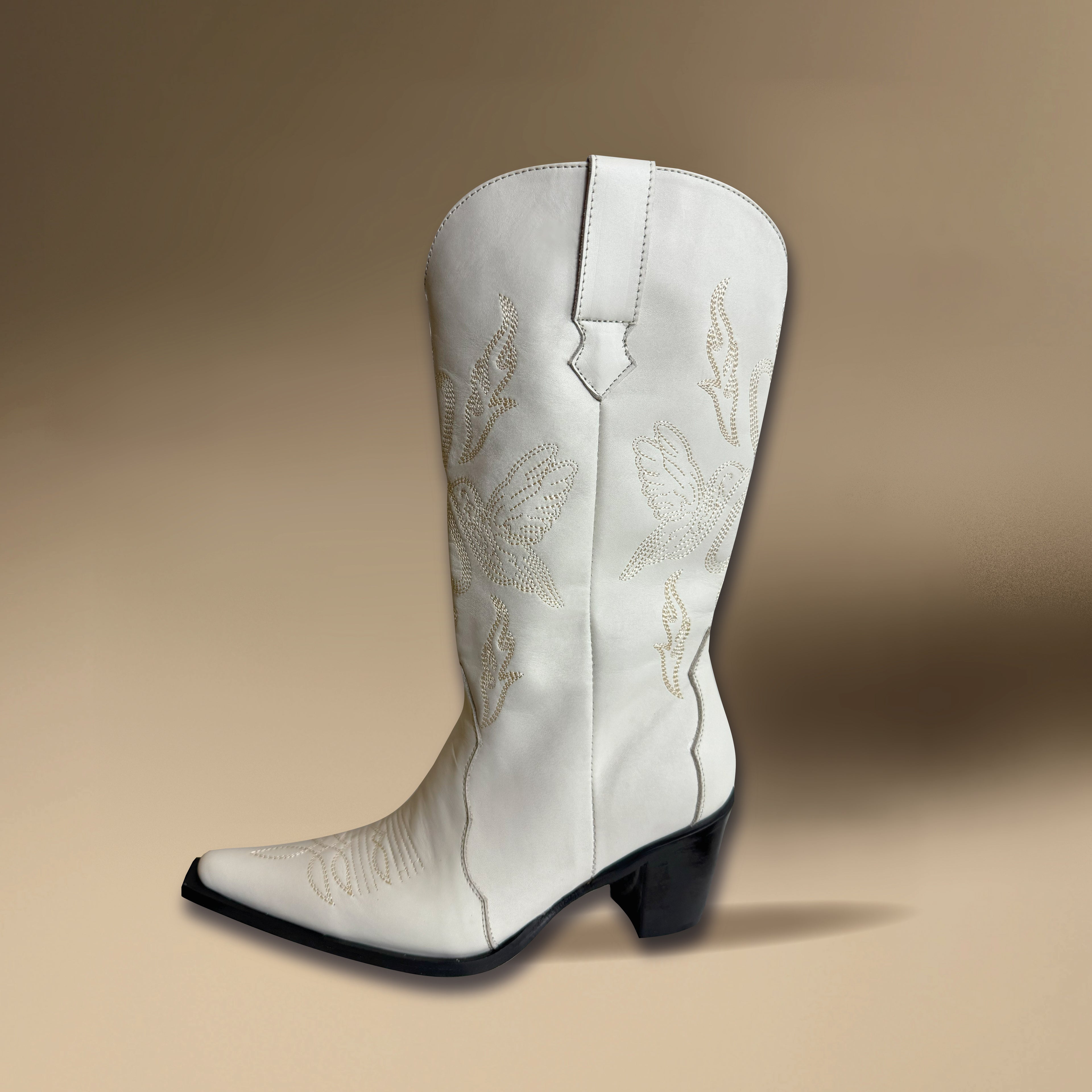 Botas de piel beige con grabado modelo Diana